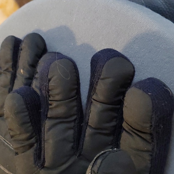 Mens Thinsulate winter gloves. With cuffs. Adjustable wrist strap. - Picture 7 of 8